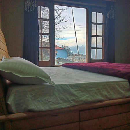 Loghouse At Khajjiar Lake Exterior foto